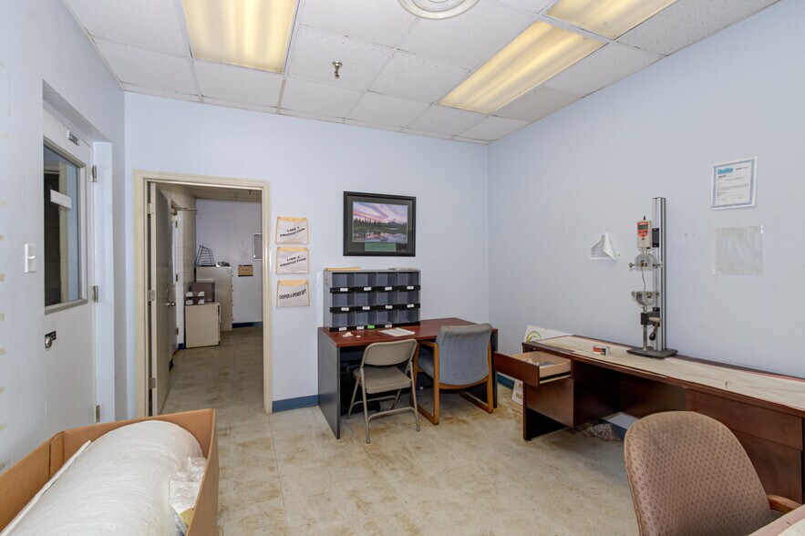 More Photos Of 1664 Sharon Rd, Washington Warehouse For Sale