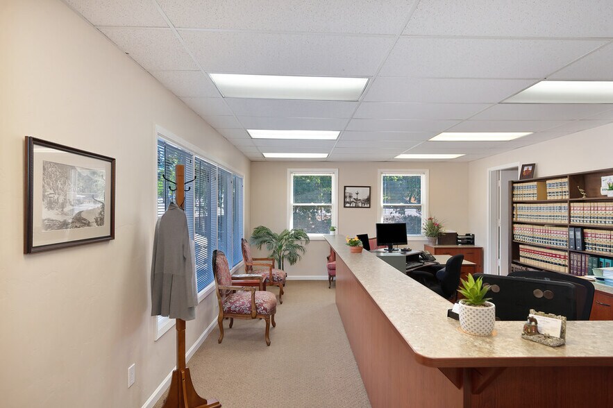 More Photos Of 1407-1409 Lincoln Way, Auburn Office For Sale