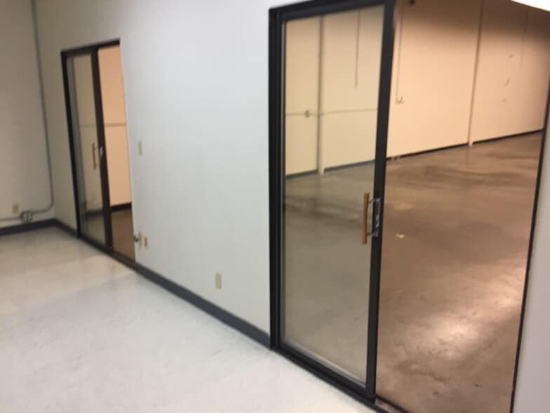 More Photos Of 684-688 E Gish Rd, San Jose Manufacturing For Lease