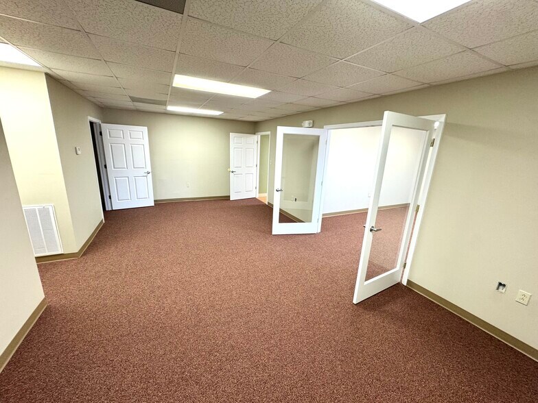 More Photos Of 3600 S Oates St, Dothan General Retail For Lease