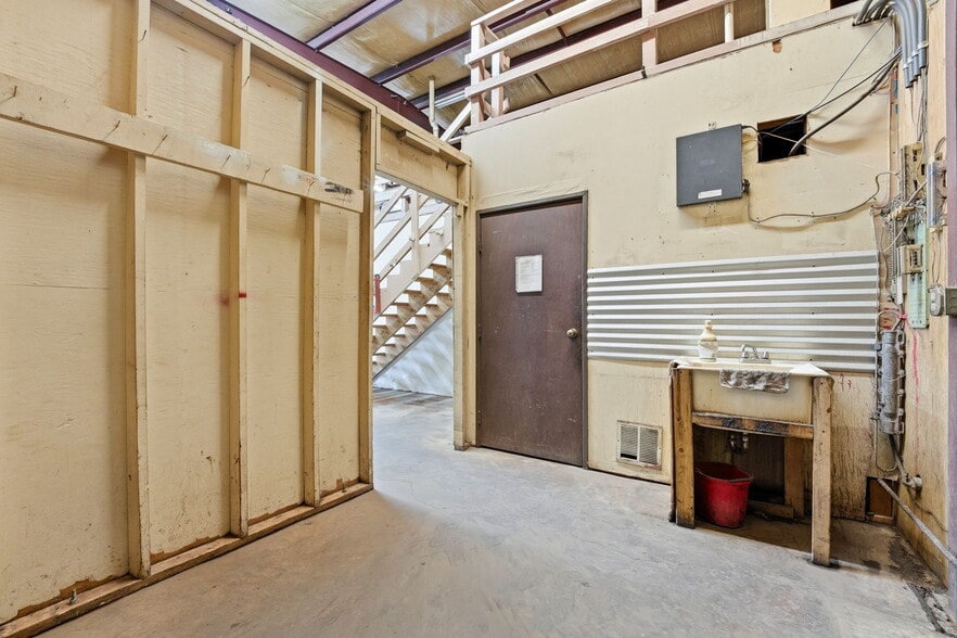 More Photos Of 3435 Kimball Cir, Colorado Springs Service For Lease