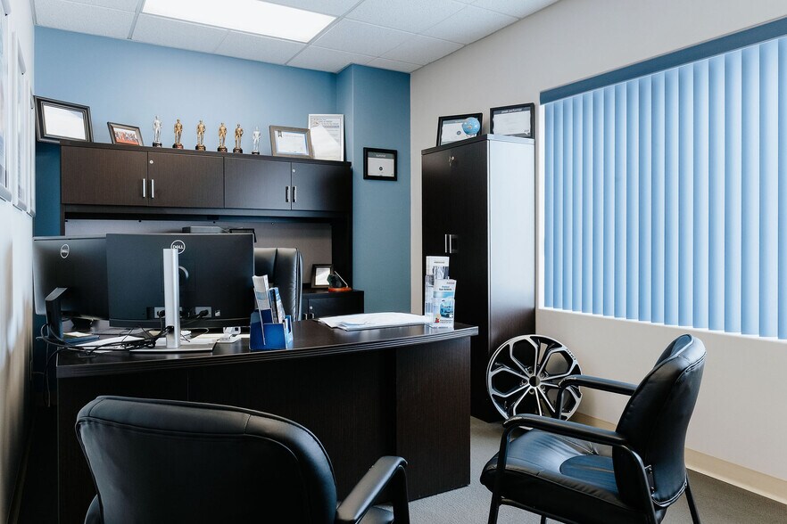 More Photos Of 105 Laurell Rd, Gander Showroom For Sale