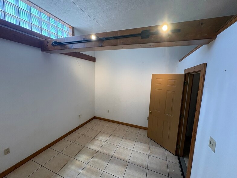 More Photos Of 4050 E 116th St, Cleveland Warehouse For Sale