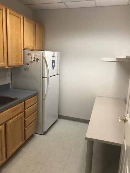 More Photos Of 101 Charles St, La Plata Medical For Lease