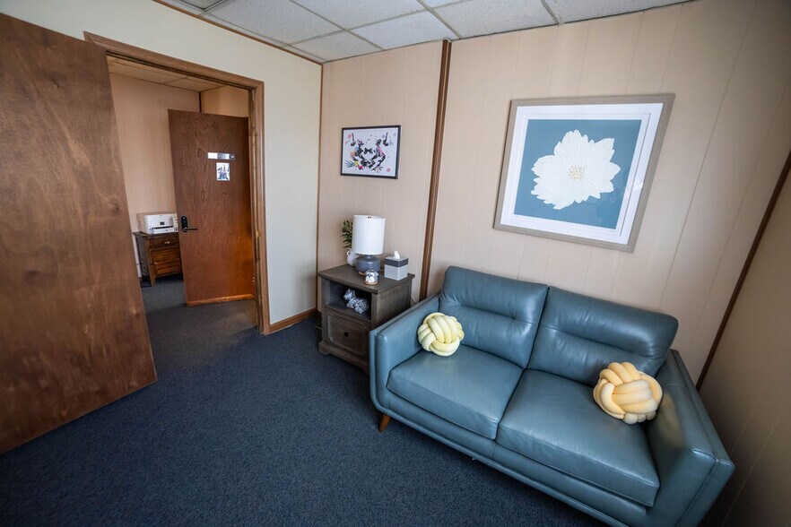 More Photos Of 811 Monroe St, Stroudsburg Office Residential For Lease