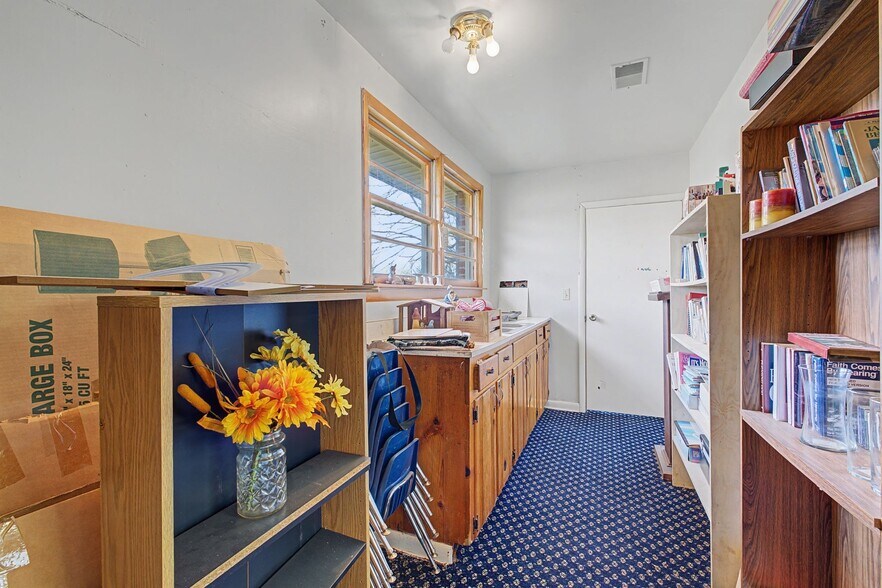 More Photos Of 611 New Shackle Island Rd, Hendersonville Flex For Sale