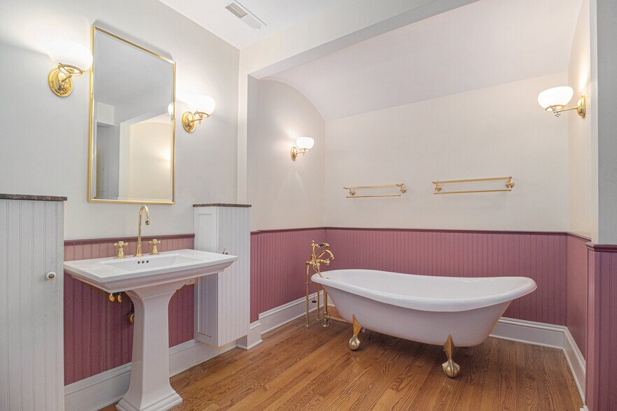 More Photos Of 318 S Thayer St, Ann Arbor Flex For Sale