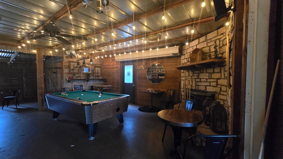 More Photos Of 4021 Acton Hwy, Granbury General Retail For Lease