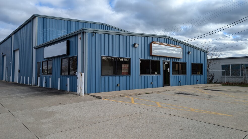 Primary Photo Of 702 S Logan St, Mishawaka Warehouse For Lease