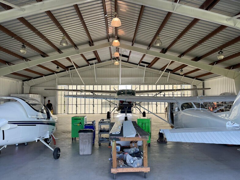 More Photos Of 12245 NE 56th Ave, Okeechobee Airplane Hangar For Sale