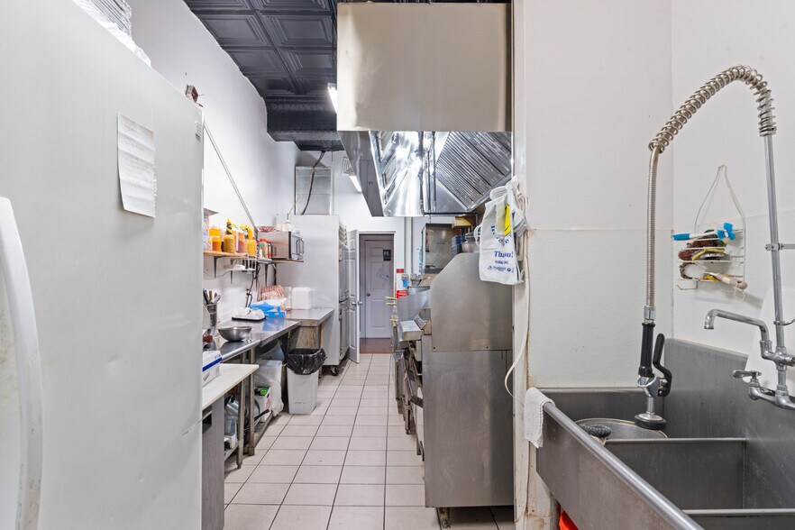 More Photos Of 811 Dixwell Ave, Hamden Flex For Sale