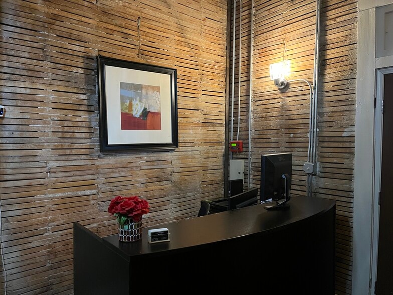 More Photos Of 745 Washington Ave, Greenville Hotel For Sale