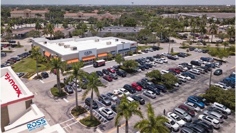 More Photos Of 15801-15999 Pines Blvd, Pembroke Pines Unknown For Lease