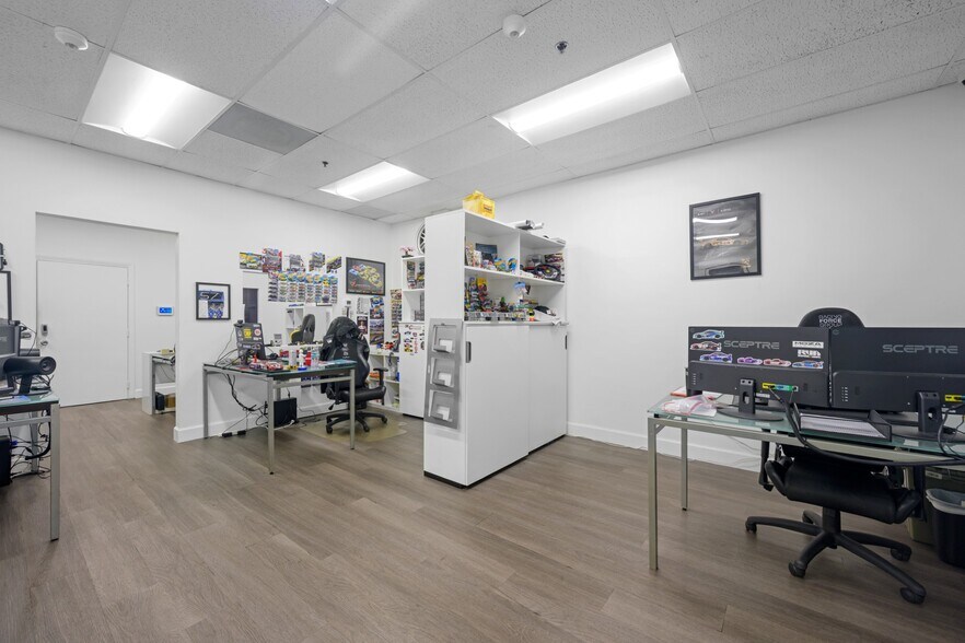 More Photos Of 1701-2089 NW 87th Ave, Miami Warehouse For Lease