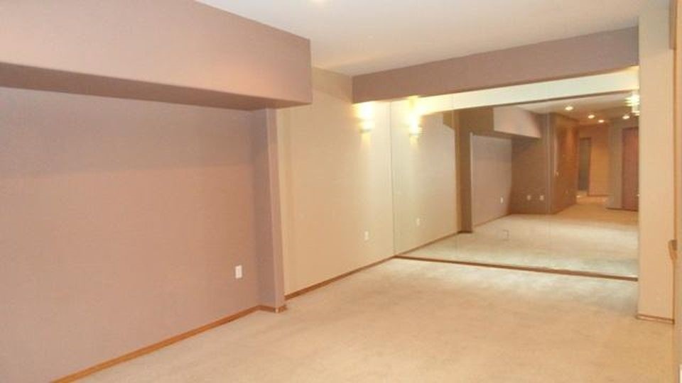 More Photos Of 14235-14237 Ambaum Blvd SW, Burien General Retail For Lease