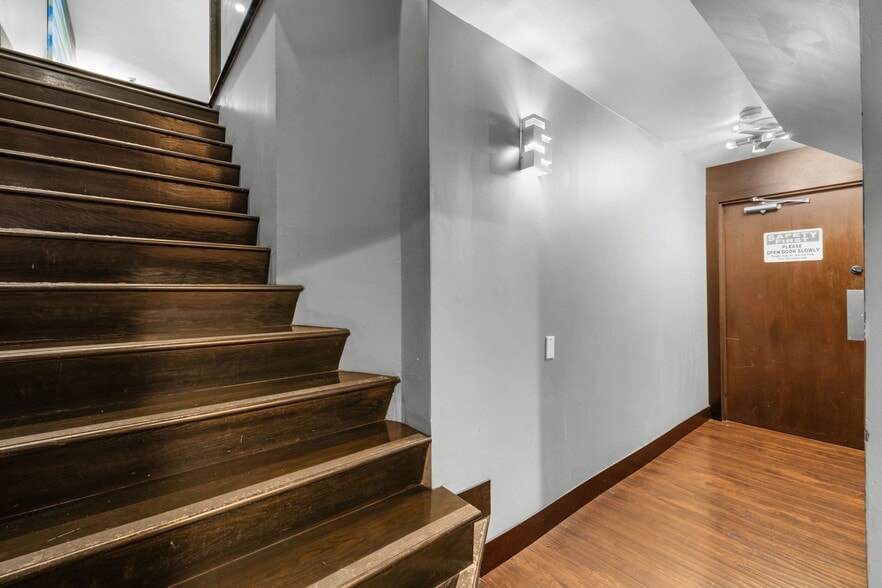 More Photos Of 5739 Tujunga Ave, North Hollywood Movie Radio TVStudio For Sale