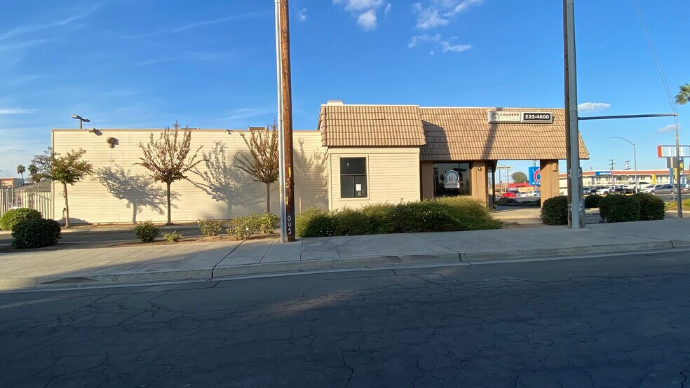 More Photos Of 4005 N Blackstone Ave, Fresno Restaurant For Sale