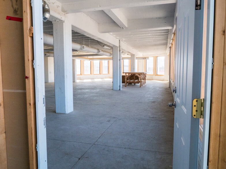 More Photos Of 1400-1404 Gratiot Ave, Detroit Office For Sale