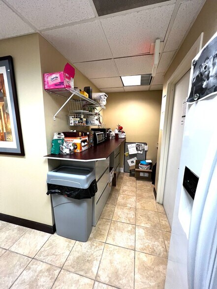 More Photos Of 225 Gordons Corner Rd, Manalapan Township Medical For Lease