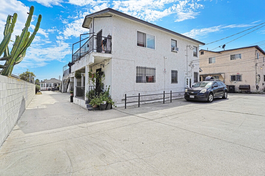 More Photos Of 837 W 85th St, Los Angeles Apartments For Sale