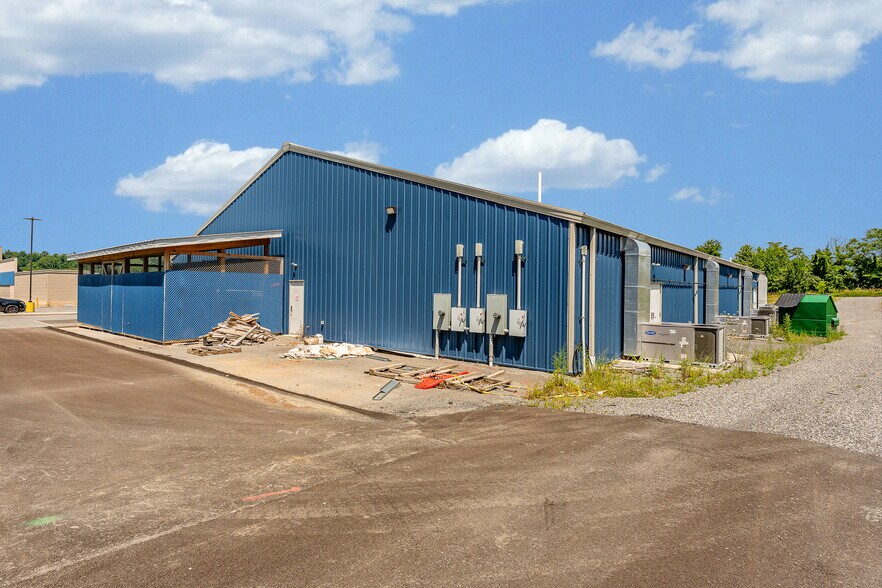 More Photos Of 152 Thompson Dr, Bridgeport Unknown For Lease