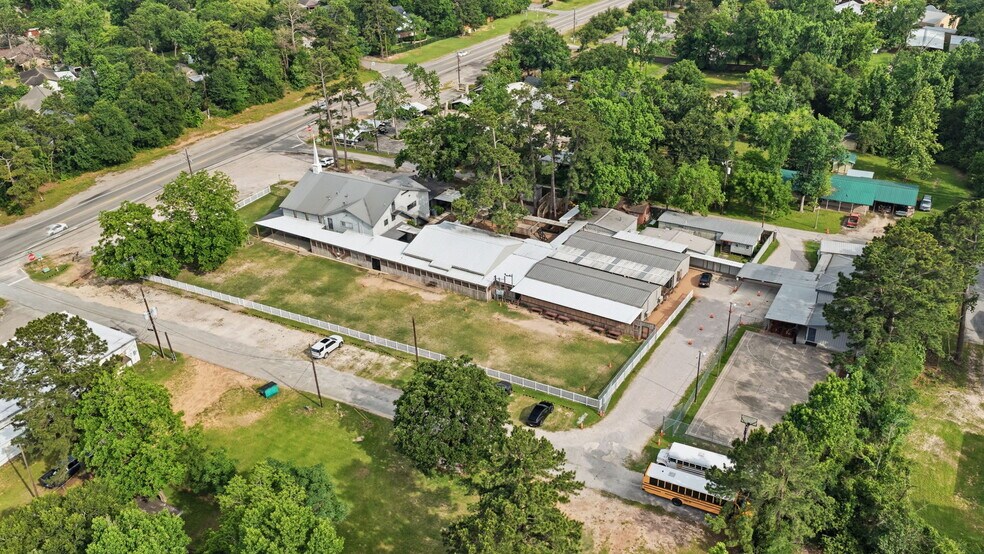More Photos Of 3401 N Frazier St, Conroe Specialty For Sale