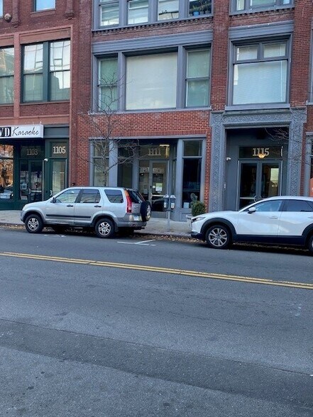 More Photos Of 1123 E Main St, Bridgeport Apartments For Lease