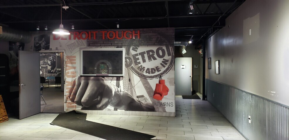 More Photos Of 18830 Woodward Ave, Detroit General Retail For Sale