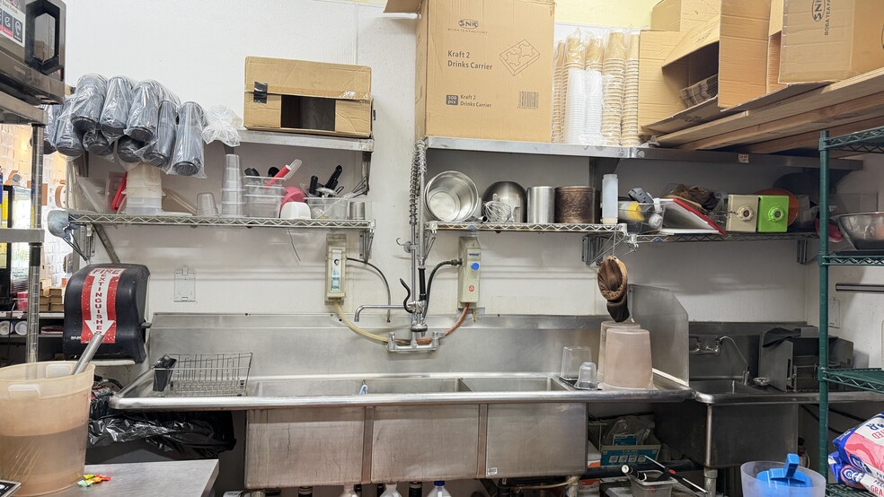 More Photos Of 19 S Fair Oaks Ave, Pasadena Restaurant For Lease