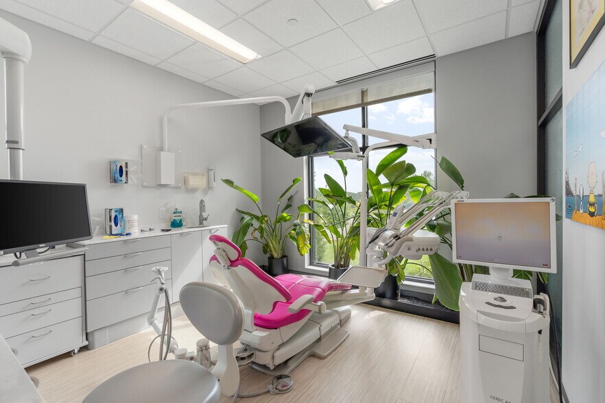 More Photos Of 18389 Orchard Trl, Lakeville Medical For Lease