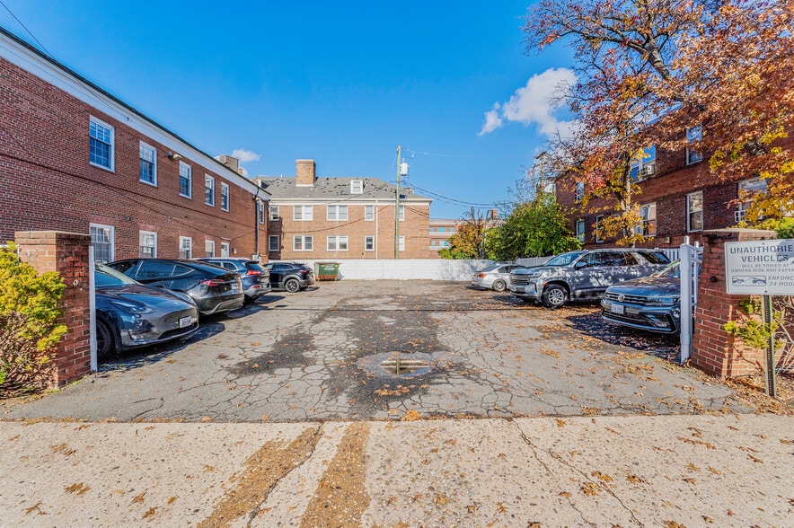 More Photos Of 728 S Washington St, Alexandria Office For Lease