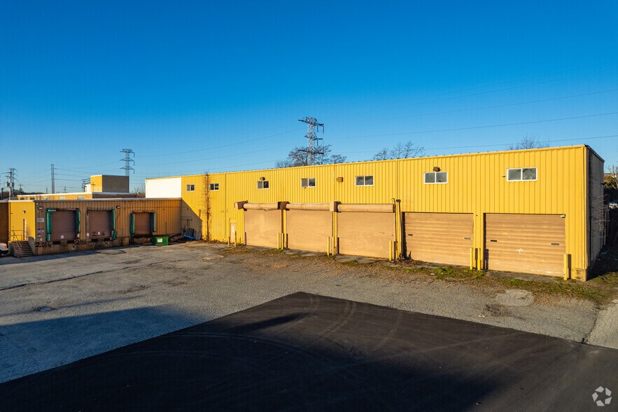 More Photos Of 2006 Rodman Rd, Elsmere Warehouse For Lease