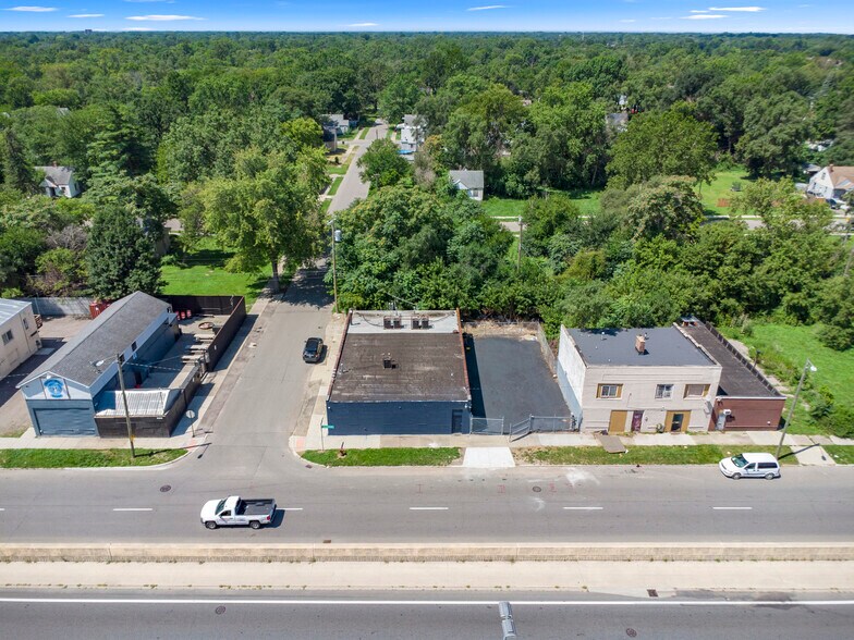 More Photos Of 8411 Southfield Fwy, Detroit Auto Dealership For Sale