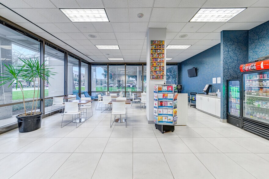 More Photos Of 4835 Lyndon B Johnson Fwy, Dallas Unknown For Lease