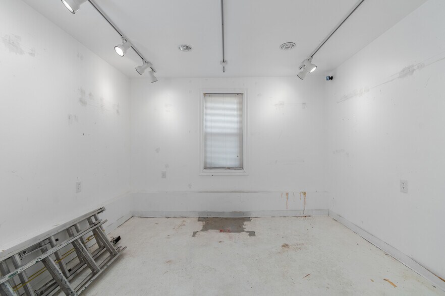 More Photos Of 1850 Whipple Ave NW, Canton Storefront Retail Residential For Sale