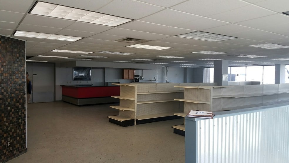 More Photos Of 2786 E Crescentville Rd, West Chester Warehouse For Lease