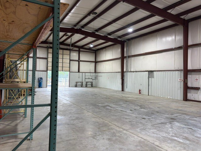 More Photos Of 28300-28308 N Wind Dr, Wright City Warehouse For Sale