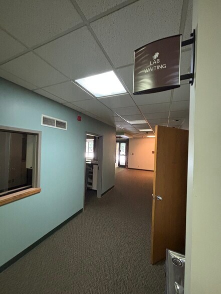 More Photos Of 600 Memorial Dr, Bella Vista Office For Lease