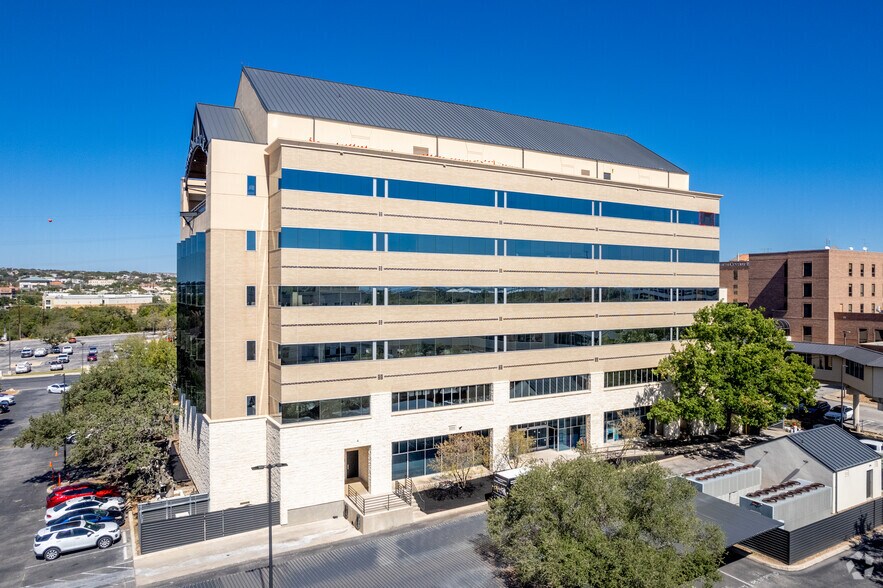 More Photos Of 540 Madison Oak Dr, San Antonio Medical For Lease