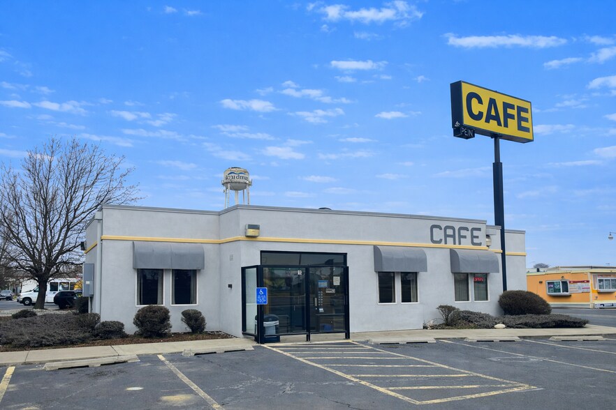 Primary Photo Of 101 NW Front St, Boardman Restaurant For Sale