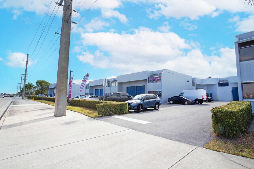 More Photos Of 14200-14238 SW 136th St, Miami Light Manufacturing For Sale