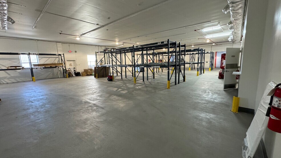 More Photos Of 236 Blackford Ave, Middlesex Warehouse For Lease