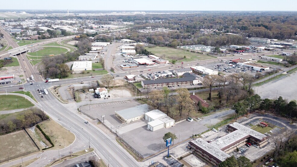 More Photos Of 1145 Brooks Rd, Memphis Mixed Retail For Sale