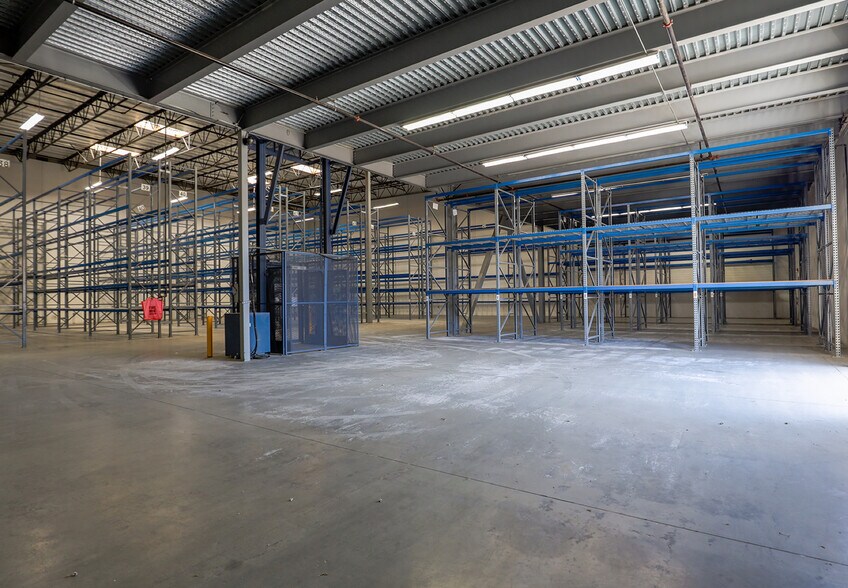 More Photos Of 1807 E 48th Pl, Los Angeles Warehouse For Lease