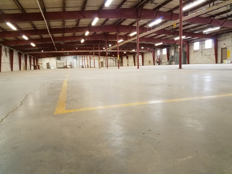 More Photos Of 2130 Industrial Park Rd, Ferdinand Warehouse For Lease
