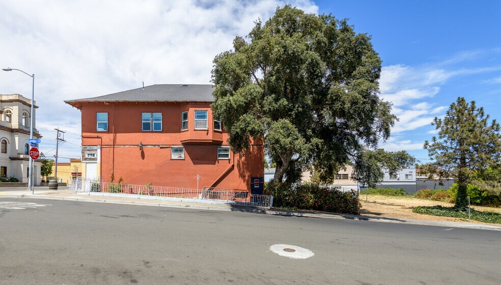 More Photos Of 906 Marin St, Vallejo Storefront Retail Residential For Sale