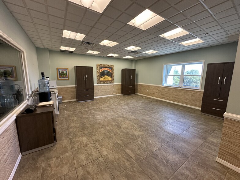 More Photos Of 625 66th Ave SW, Vero Beach Manufacturing For Sale