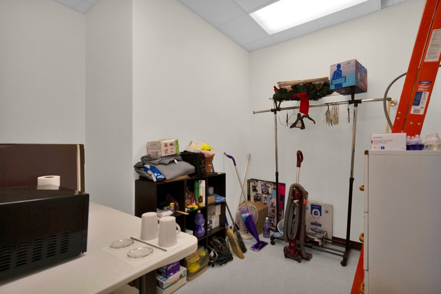 More Photos Of 3460 Big Piney Grove Rd, Clinton Specialty For Sale