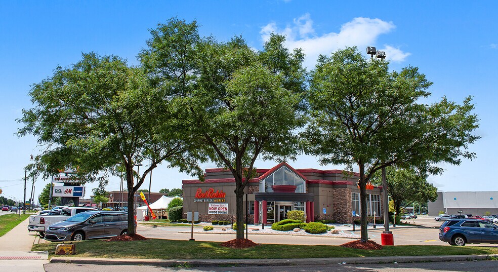 More Photos Of 32051 Gratiot Ave, Roseville Restaurant For Sale