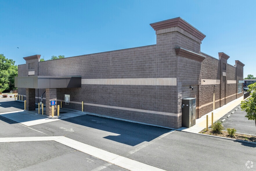 More Photos Of 1615 Main St, Susanville Drugstore For Lease